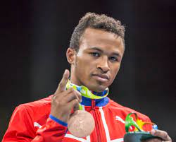 Lázaro Álvarez consigue tercer triunfo del boxeo cubano en Tokio